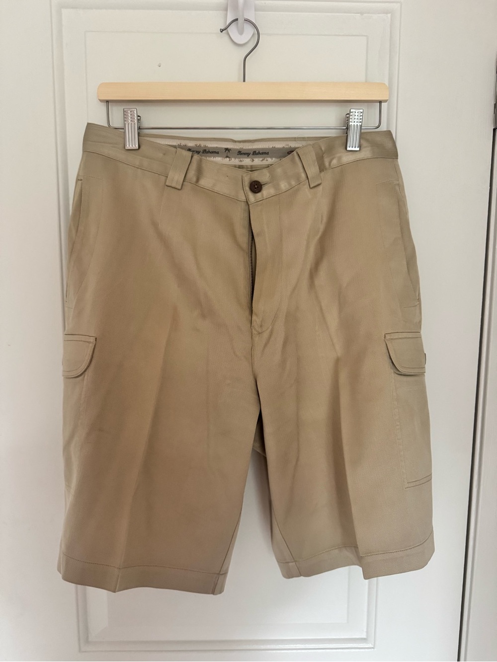Tommy Bahama Tan Cargo Shorts - Size 32